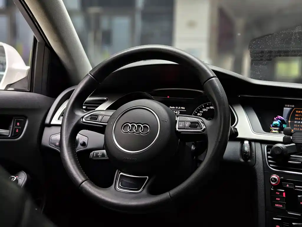 Audi A4L 2012 — фото 22