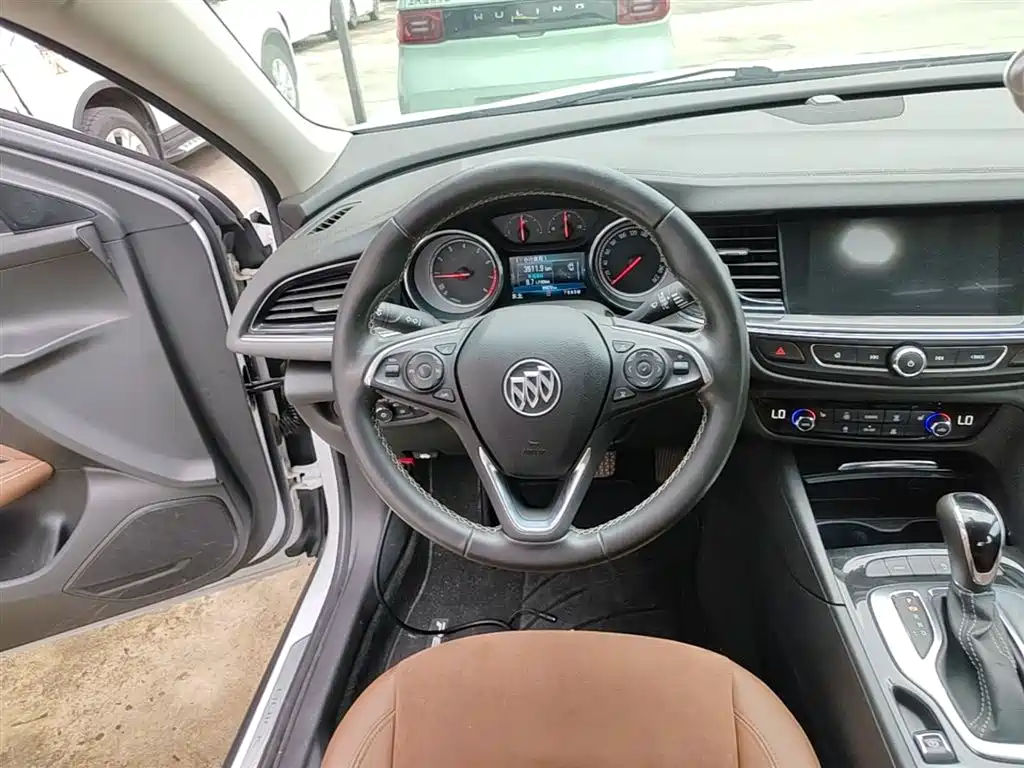 Buick Regal 2018 — фото 11
