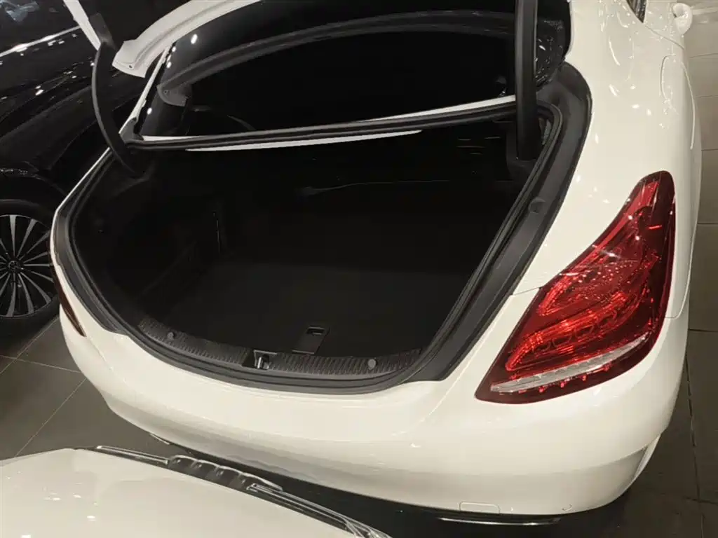 Mercedes-Benz C-Class 2017 — фото 19