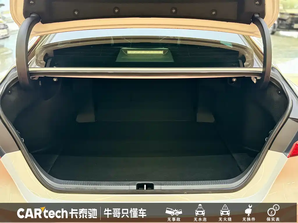 Toyota Camry 2022 — фото 21