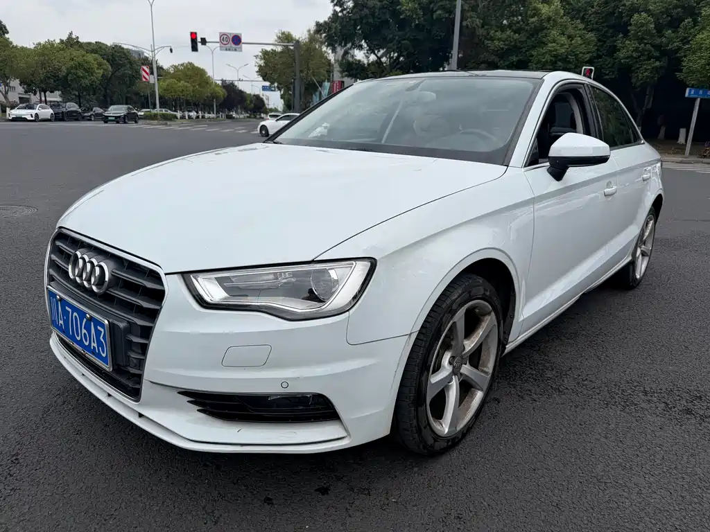 Audi A3 2015 — фото 1
