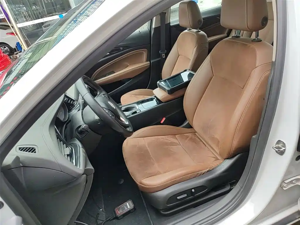 Buick Regal 2018 — фото 15