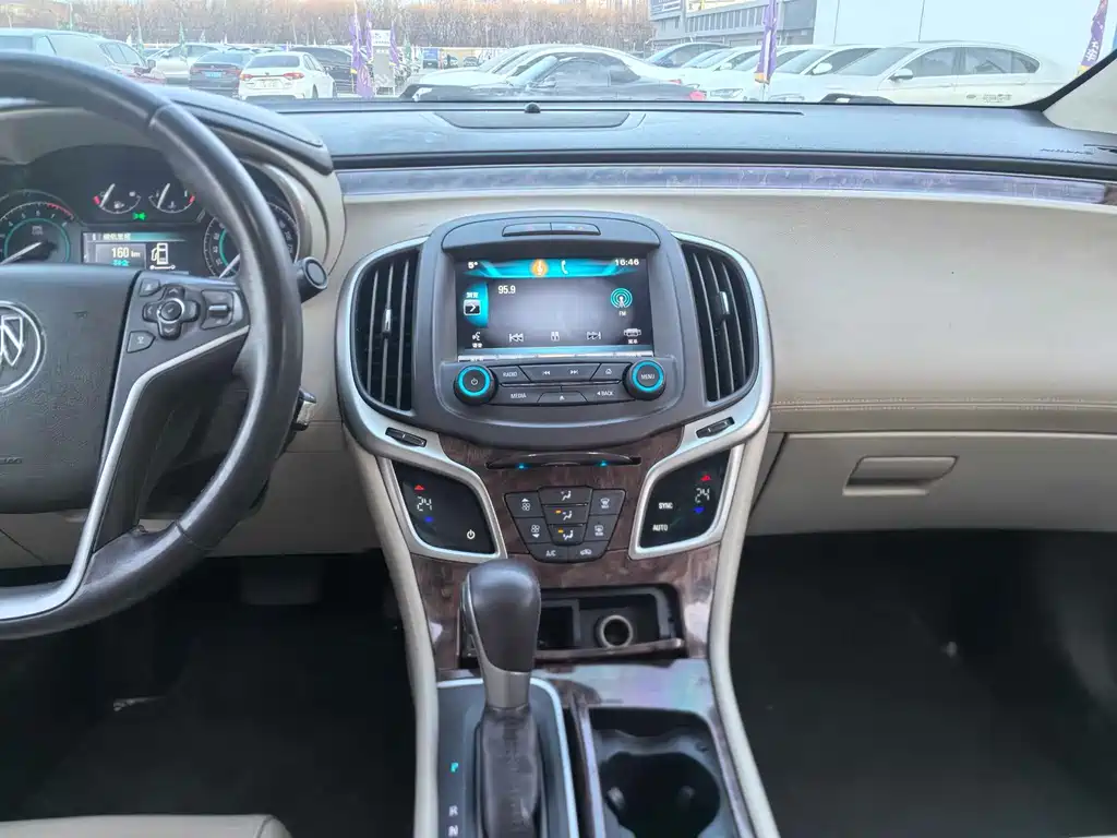 Buick LaCrosse 2015 — фото 12