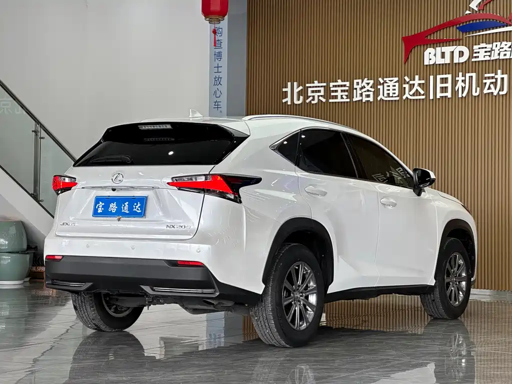 Lexus NX 2017 — фото 6