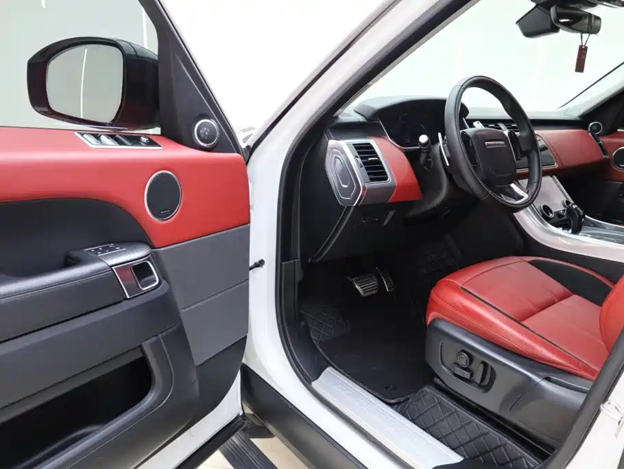 Land Rover Range Rover Sport 2019 — фото 24