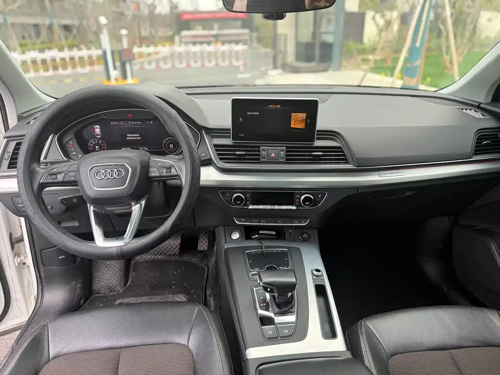 Audi Q5L 2019 — фото 11