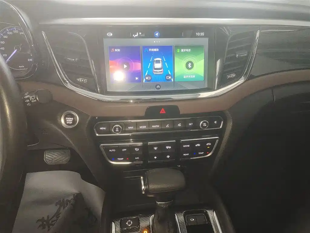 GAC Motor Trumpchi GS8 2017 — фото 9