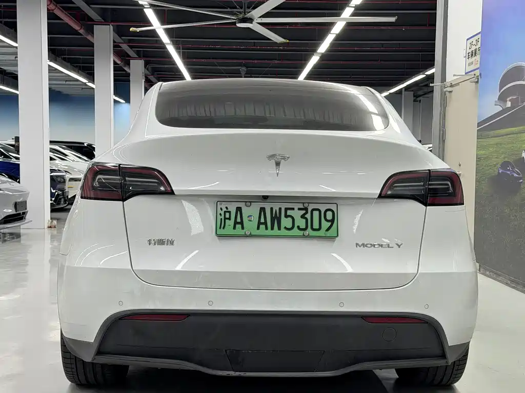 Tesla Model Y 2022 — фото 8