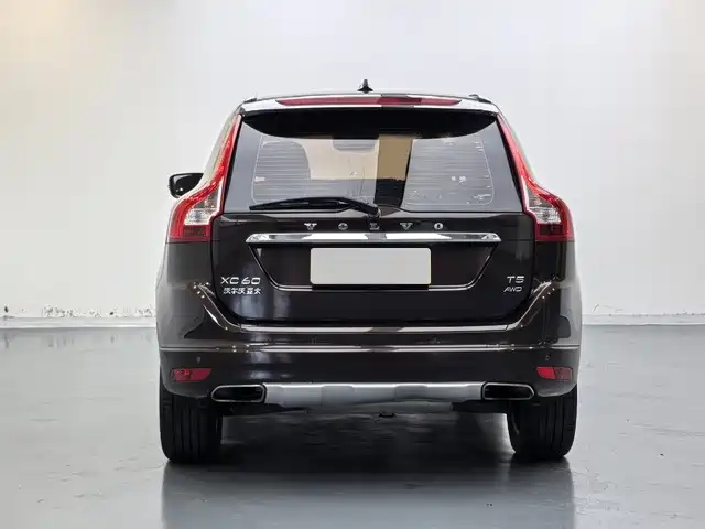Volvo XC60 2017 — фото 9