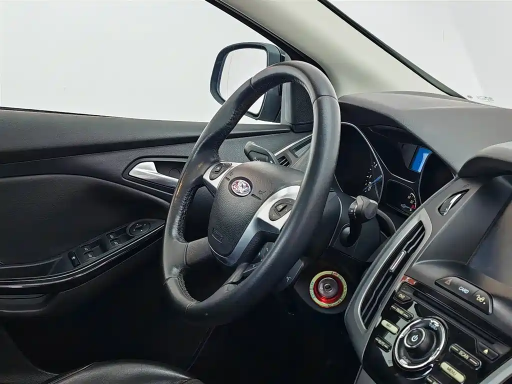 Ford Focus 2013 — фото 22