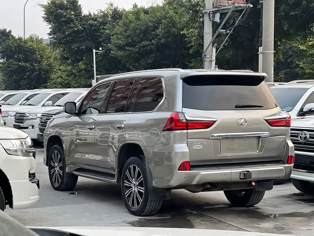 Lexus LX 2019