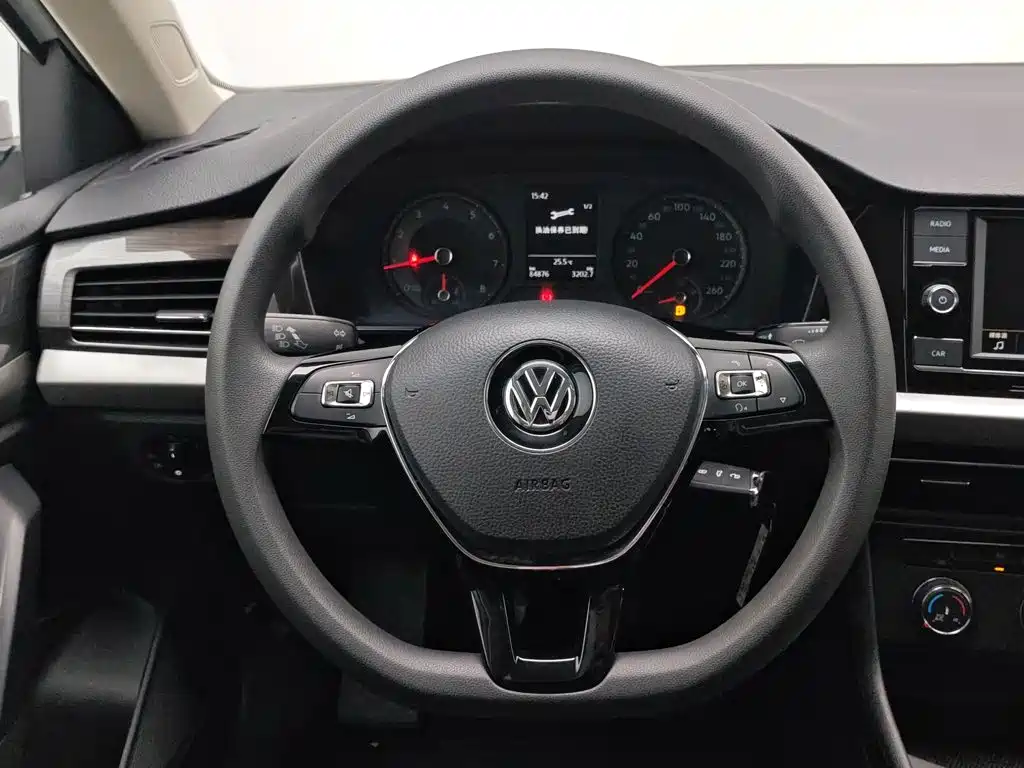 Volkswagen Lavida 2019 — фото 11