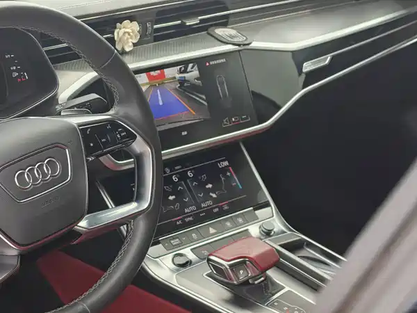 Audi A7L 2024