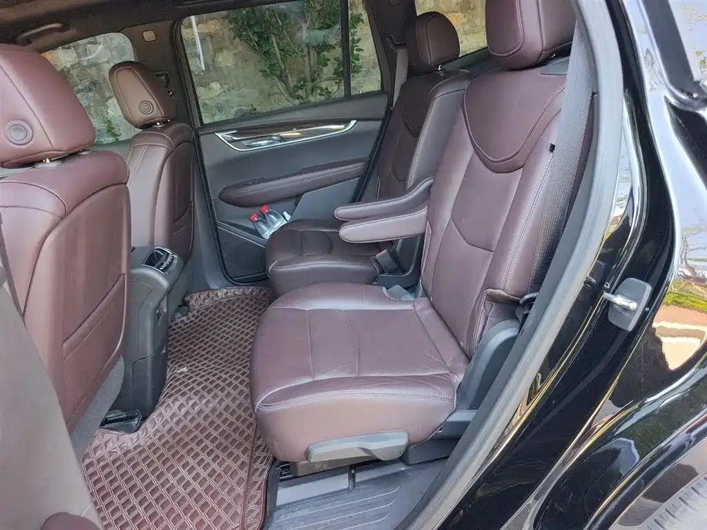 Cadillac XT6 2020 — фото 18