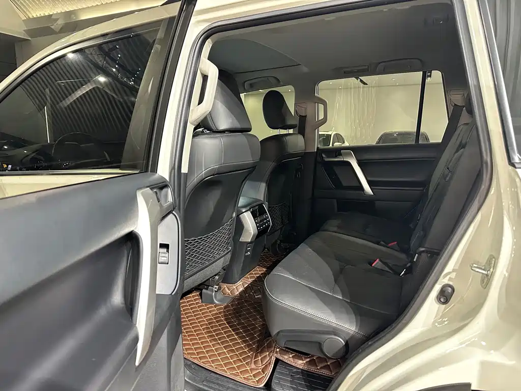 Toyota Prado 2019 — фото 10