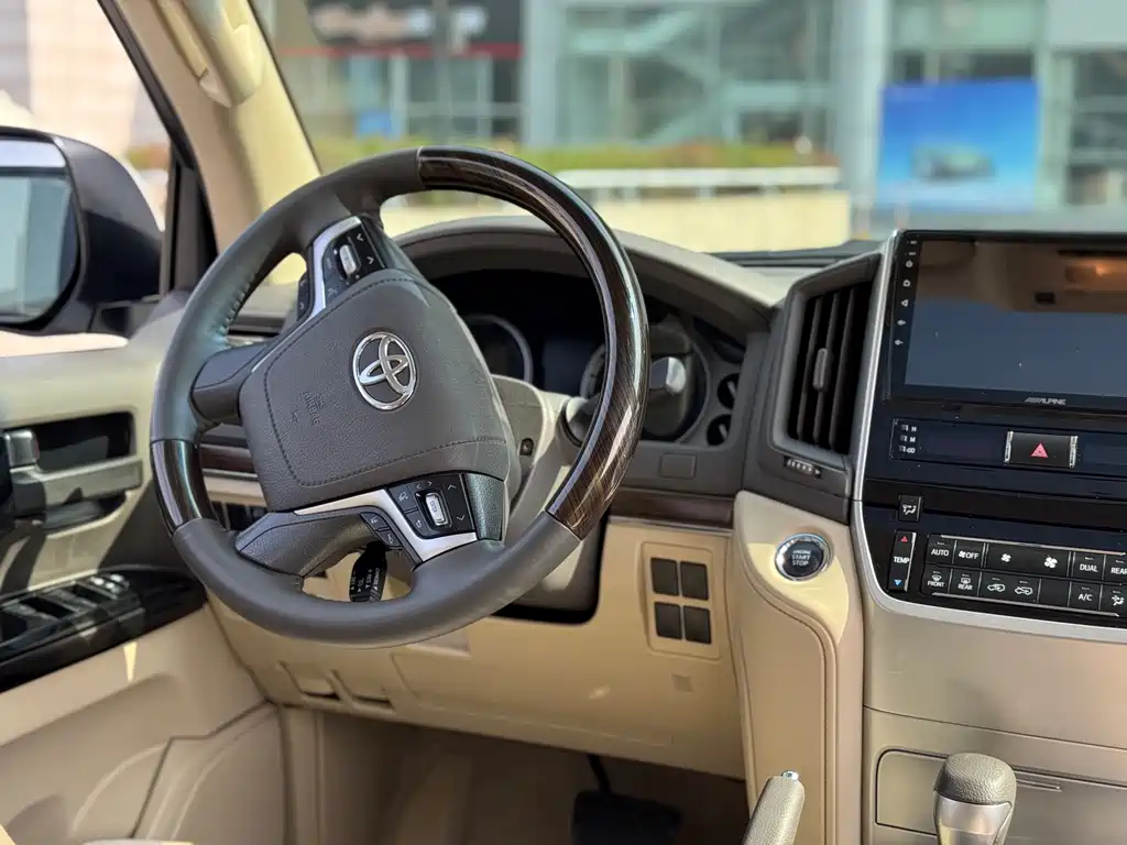 Toyota Land Cruiser 2019 — фото 6