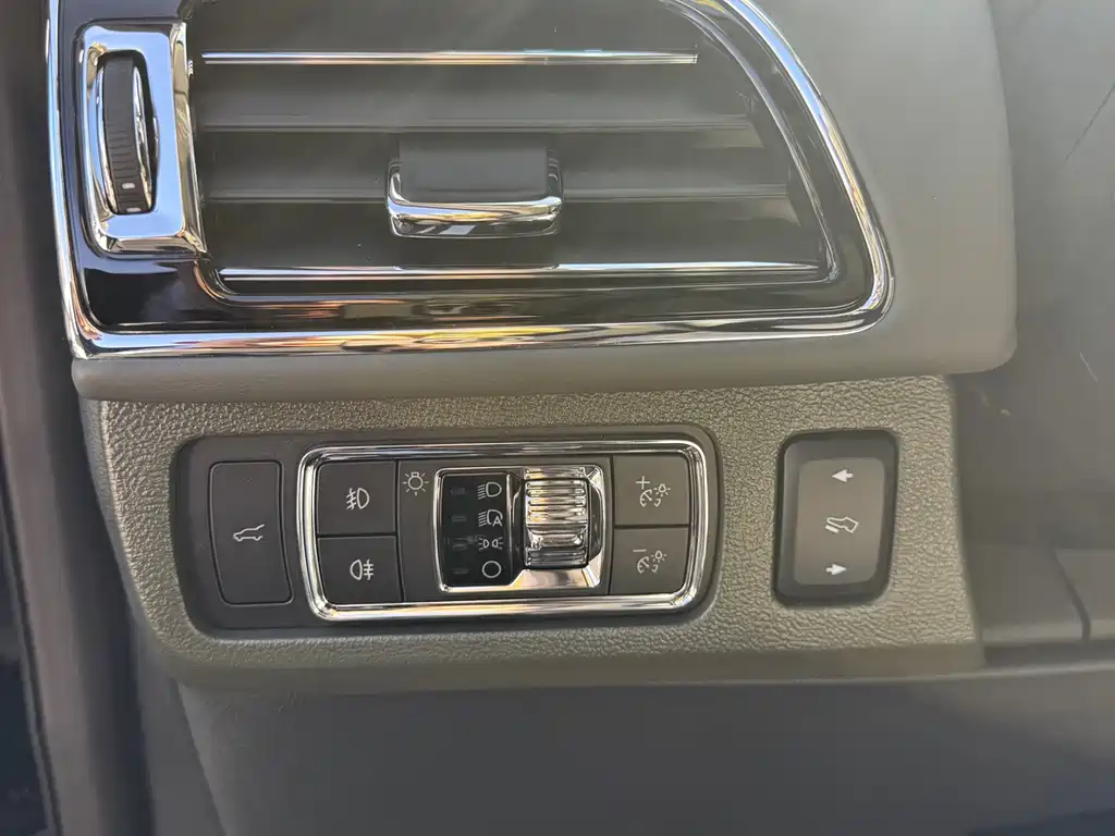 Lincoln Navigator 2026 — фото 17