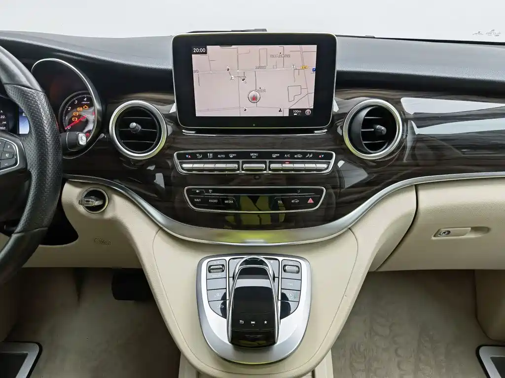Mercedes-Benz V-Class 2017 — фото 12
