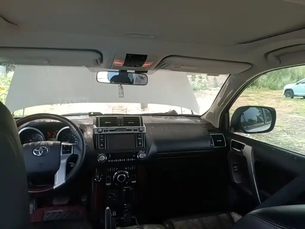 Toyota Prado 2015 — фото 18
