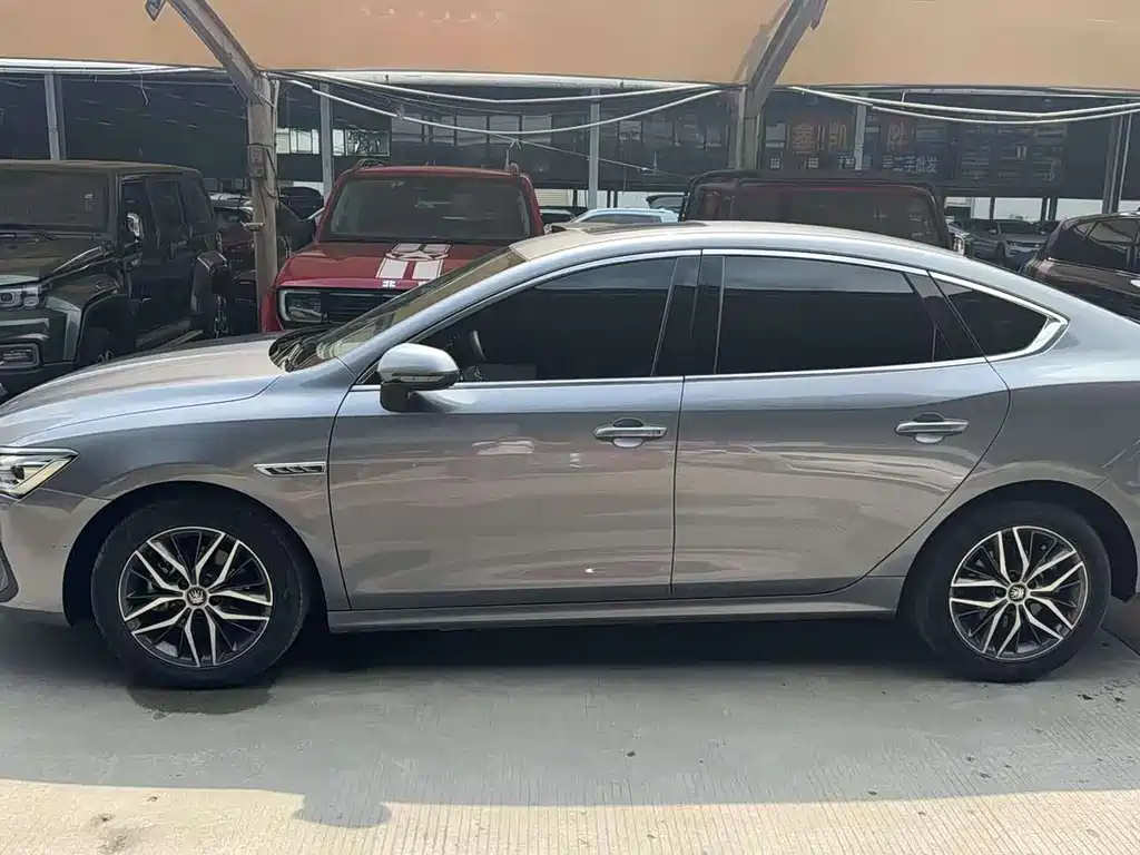 BYD Qin PLUS 2022 — фото 3