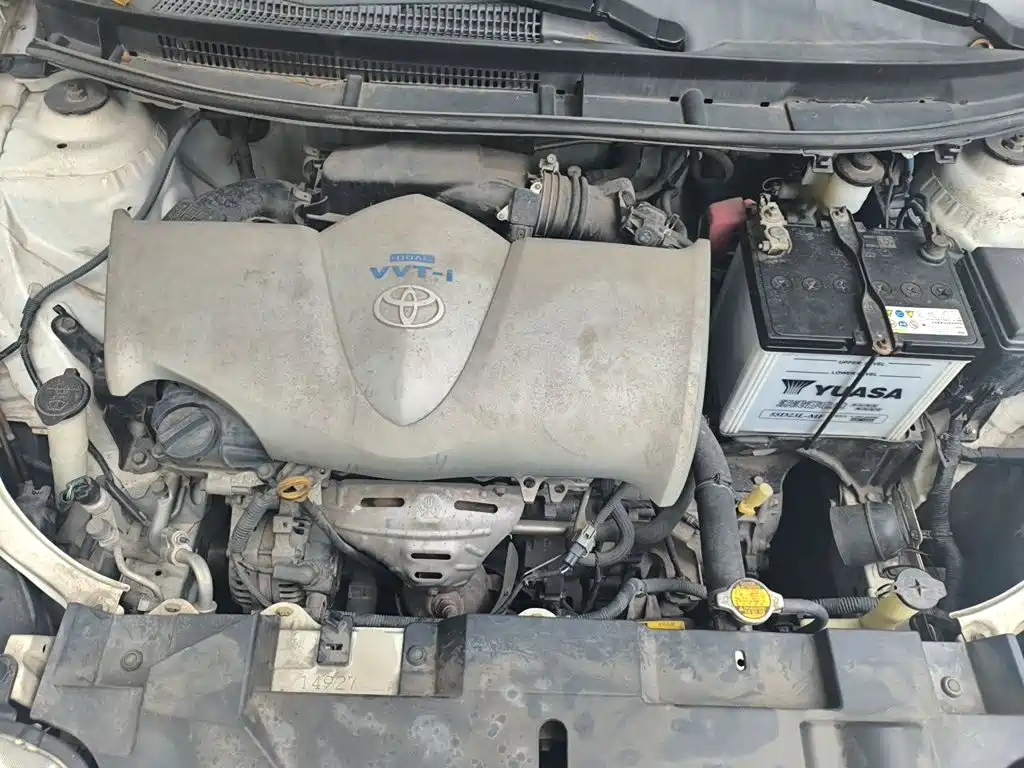 Toyota Yaris L 2015 — фото 17