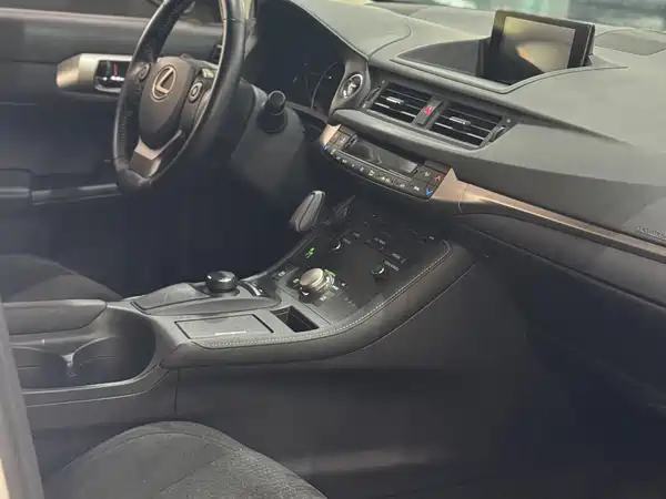 Lexus CT 2017