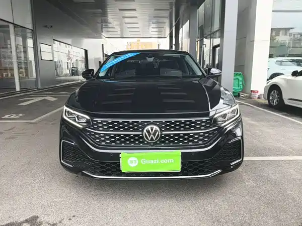 Volkswagen Passat 2025