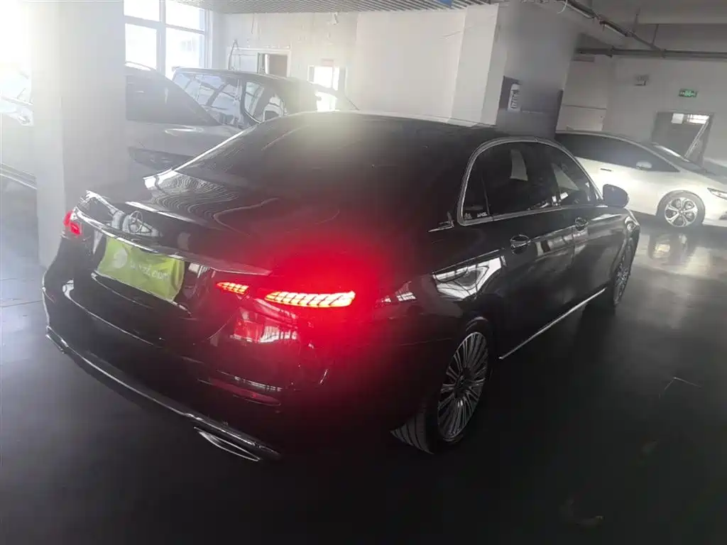 Mercedes-Benz E-Class 2023 — фото 7