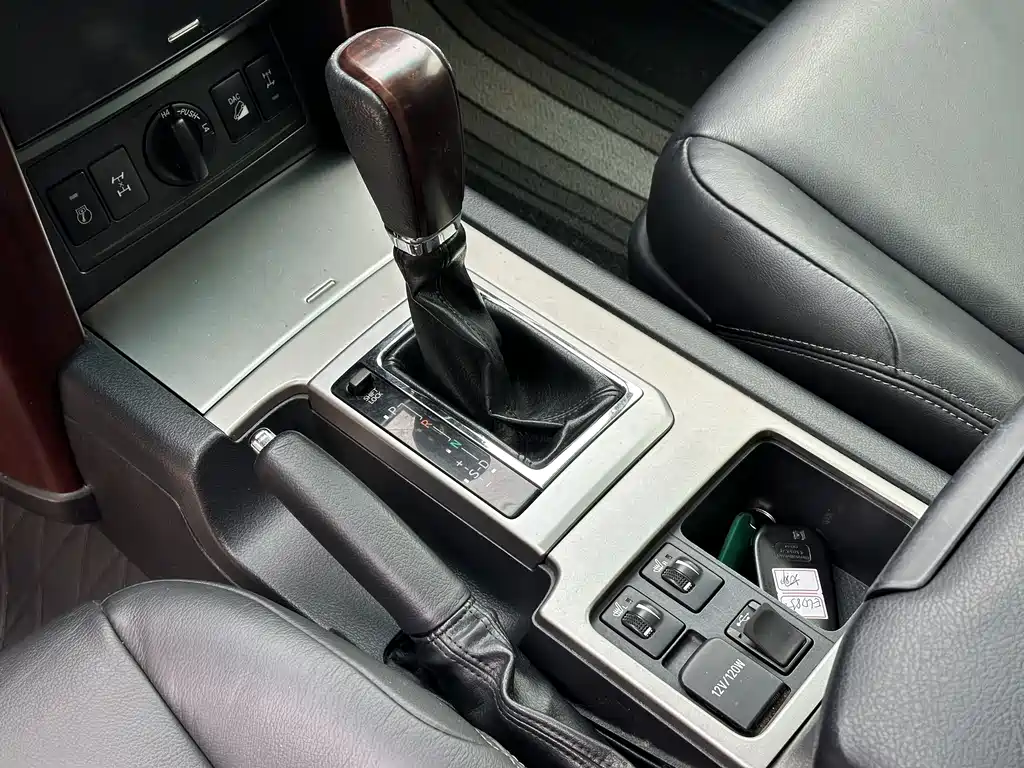 Toyota Prado 2015 — фото 13