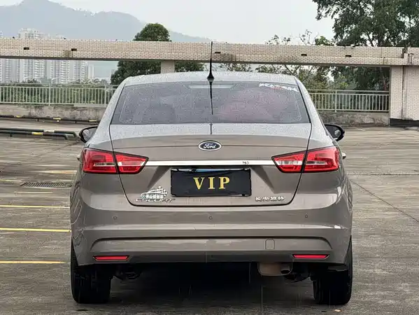 Ford Escort 2015