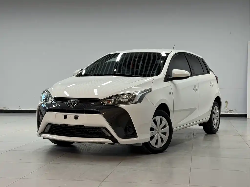 Toyota Yaris L 2020 — фото 1