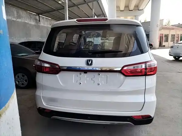 Changan Lingxuan 2017