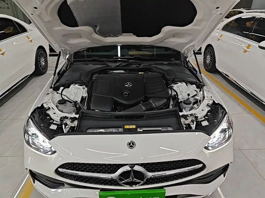 Mercedes-Benz C-Class 2025 — фото 19