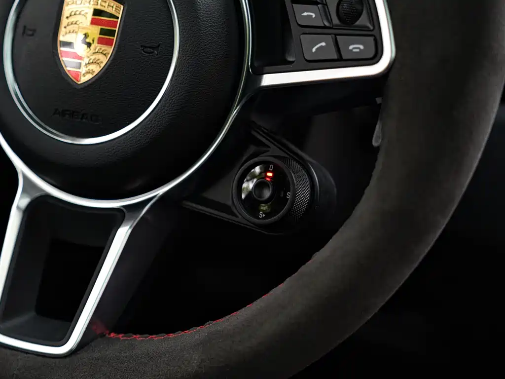 Porsche Cayenne 2020 — фото 17