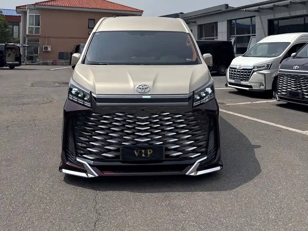 Toyota Hiace 2025 — фото 2