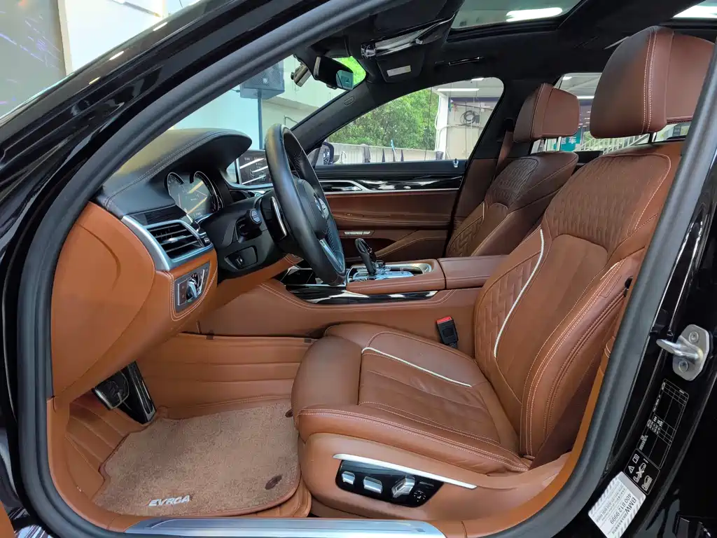 BMW 7 Series 2019 — фото 11