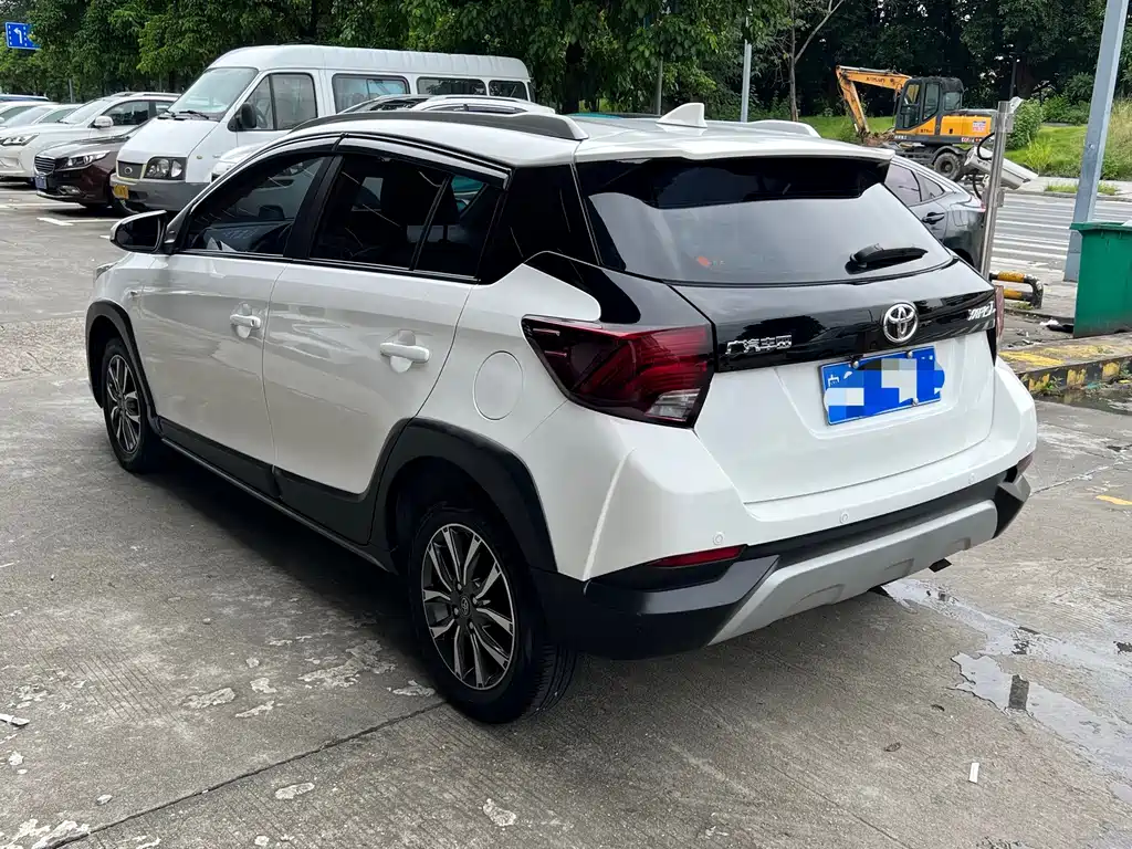 Toyota Yaris L 2021 — фото 11