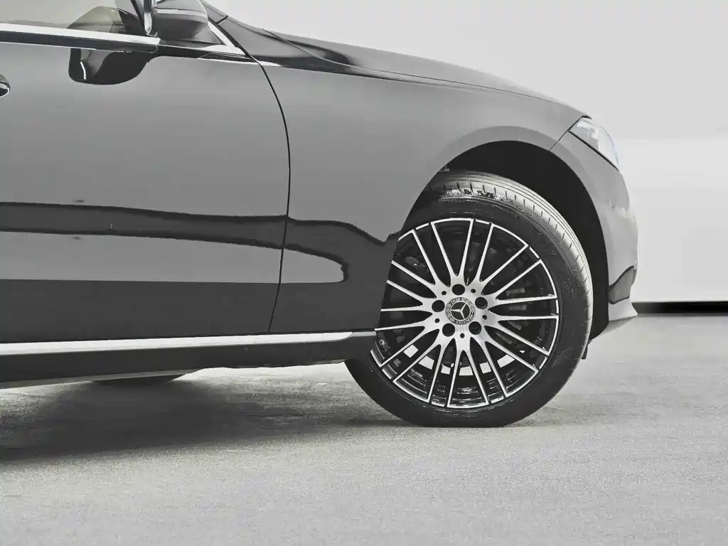 Mercedes-Benz C-Class 2023 — фото 10