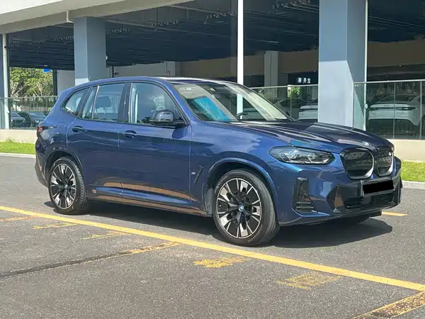 BMW iX3 2022