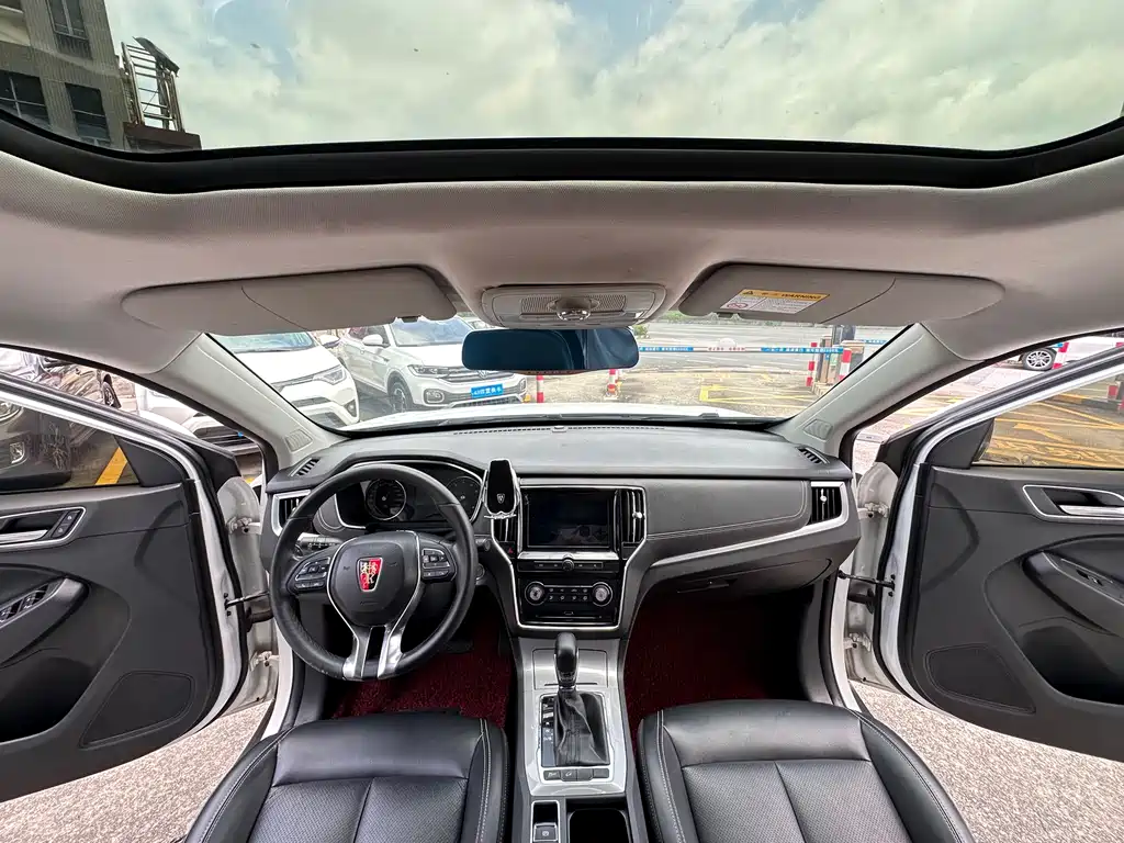 Roewe RX5 2016 — фото 13