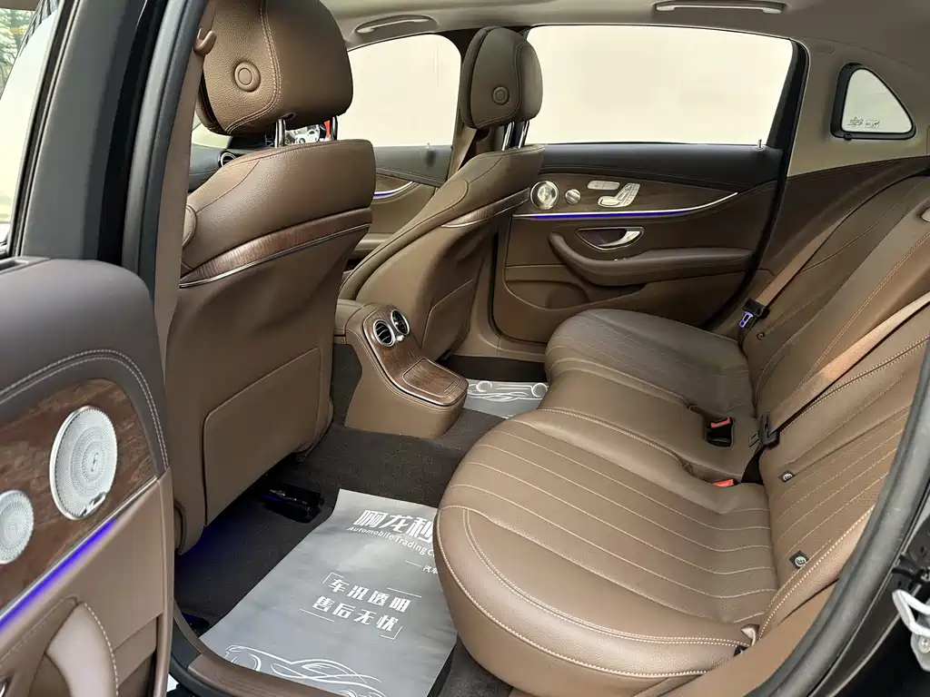 Mercedes-Benz E-Class 2023 — фото 10