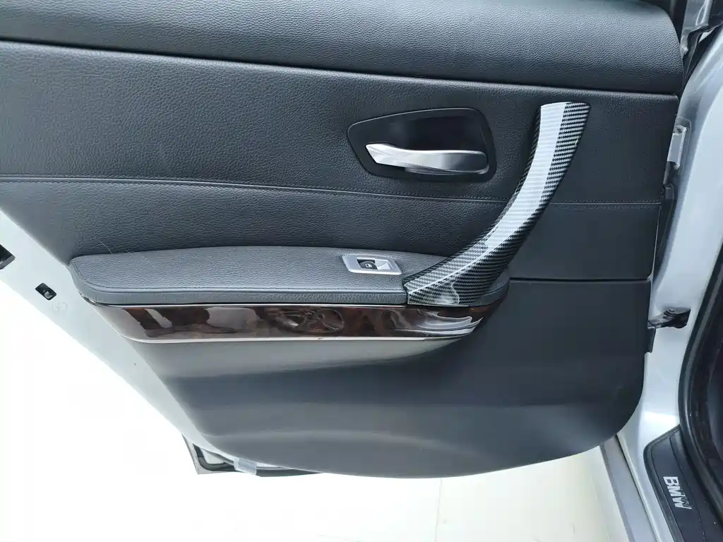 BMW 3 Series 2009