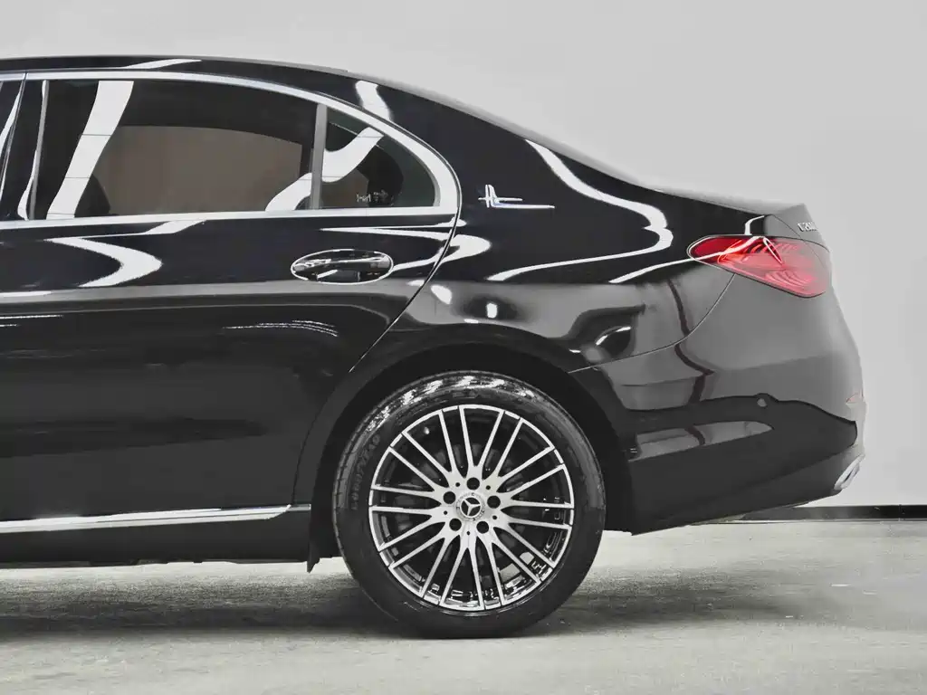 Mercedes-Benz C-Class 2023 — фото 34