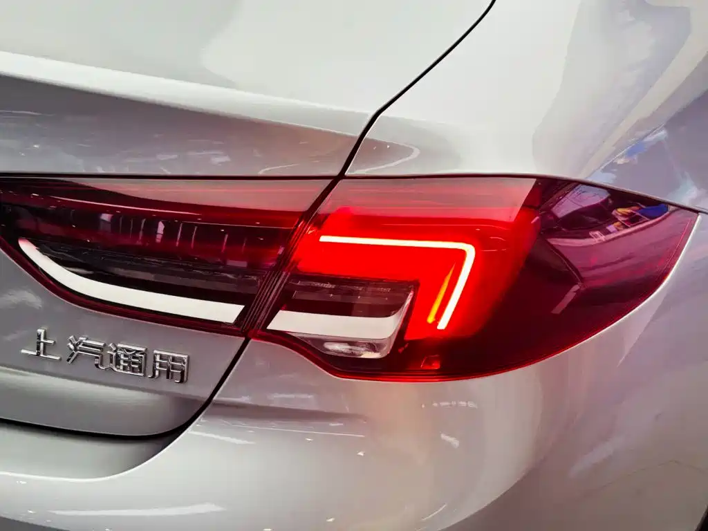 Buick Regal 2023 — фото 12