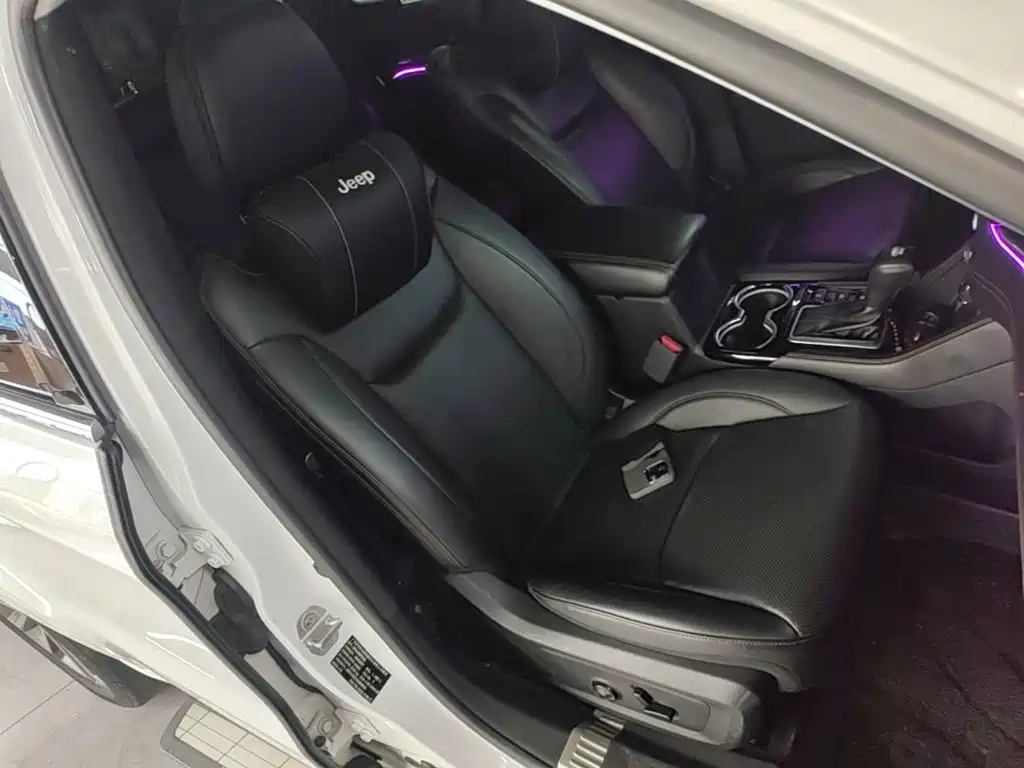 Jeep Grand Commander 2018 — фото 25