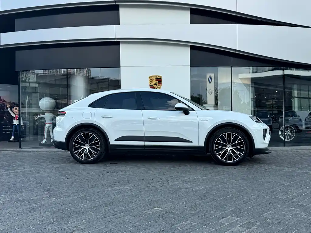 Porsche Macan New Energy 2025 — фото 4