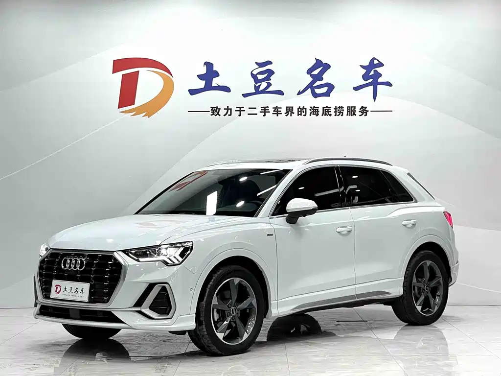 Audi Q3 2022 — фото 1