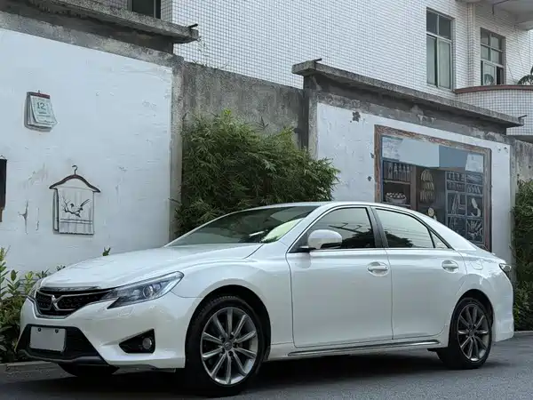 Toyota Reiz 2013