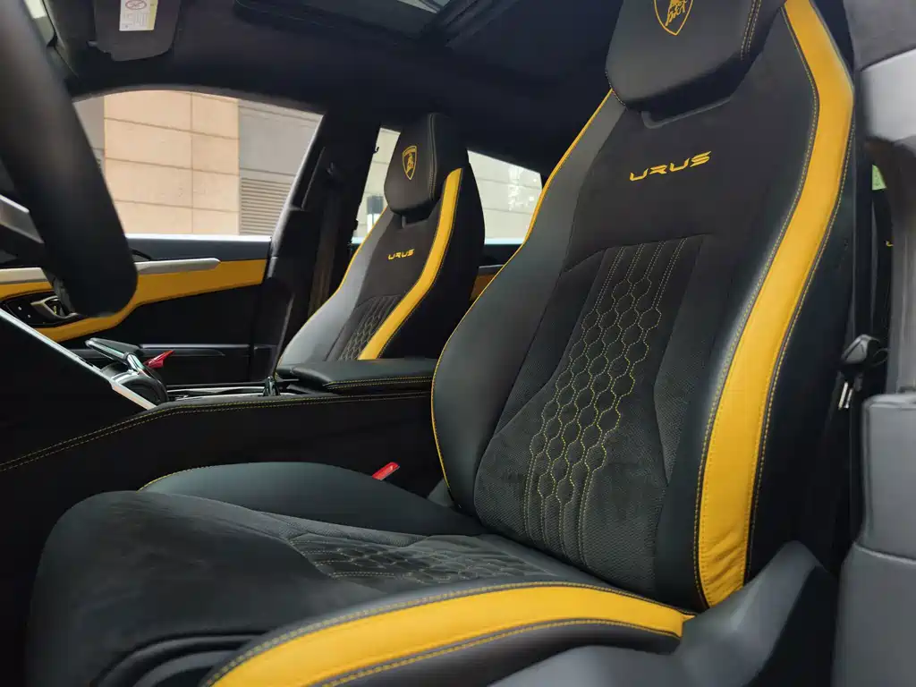 Lamborghini Urus 2024 — фото 11