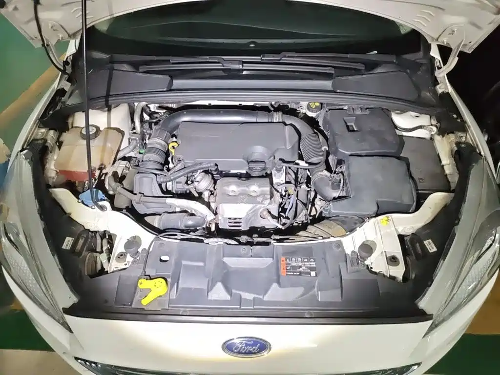Ford Focus 2015 — фото 16